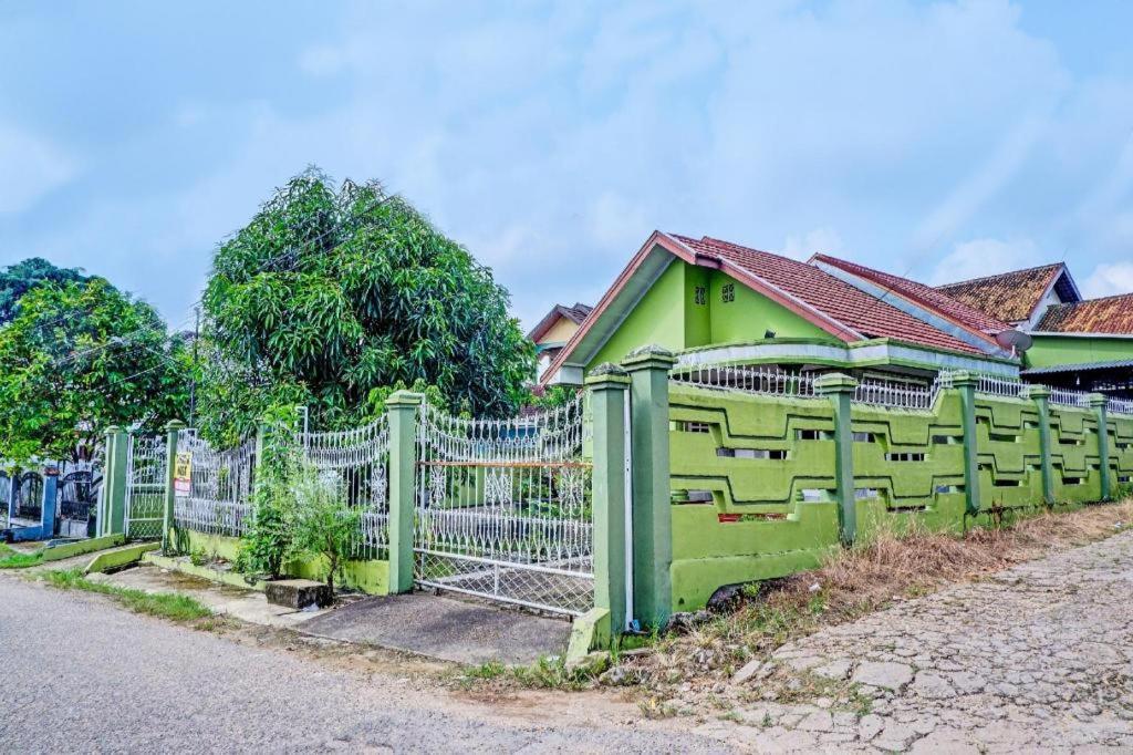 Hotel Spot On 91980 Kost Beringin 4 Jambi Exteriér fotografie